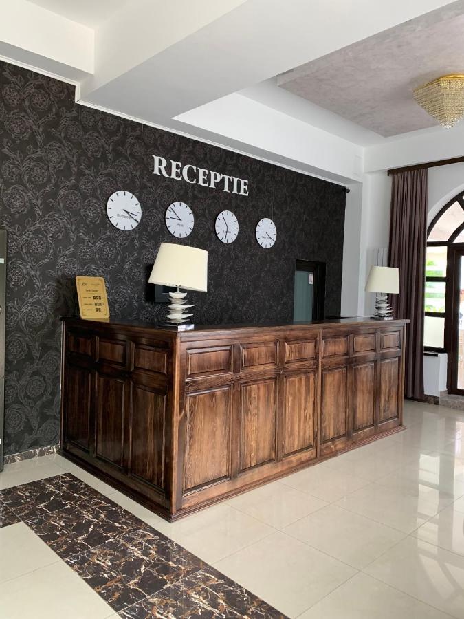 Hotel Laura Holiday Brăila Exteriér fotografie