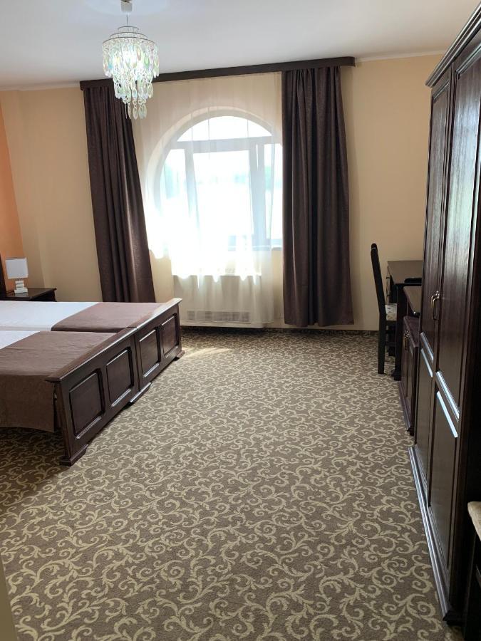 Hotel Laura Holiday Brăila Exteriér fotografie