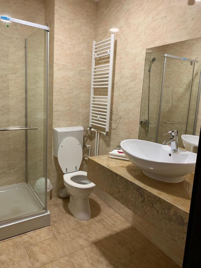 Hotel Laura Holiday Brăila Exteriér fotografie